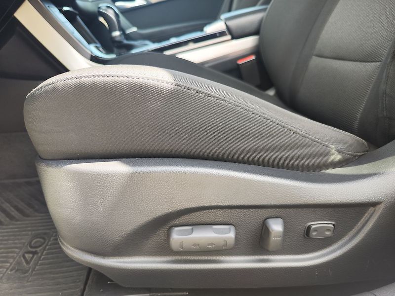 Hyundai i40 1.7 CRDI/100kW Experience AT - fotka 28 z 29