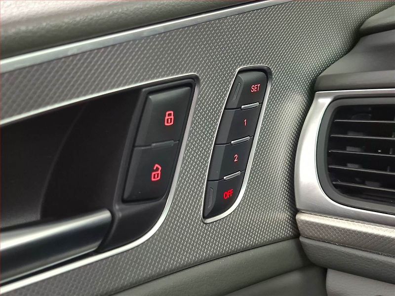 Audi A6 (2012) 3.0 BiTDI, 4X4, Automat, Kůže - fotka 25 z 26