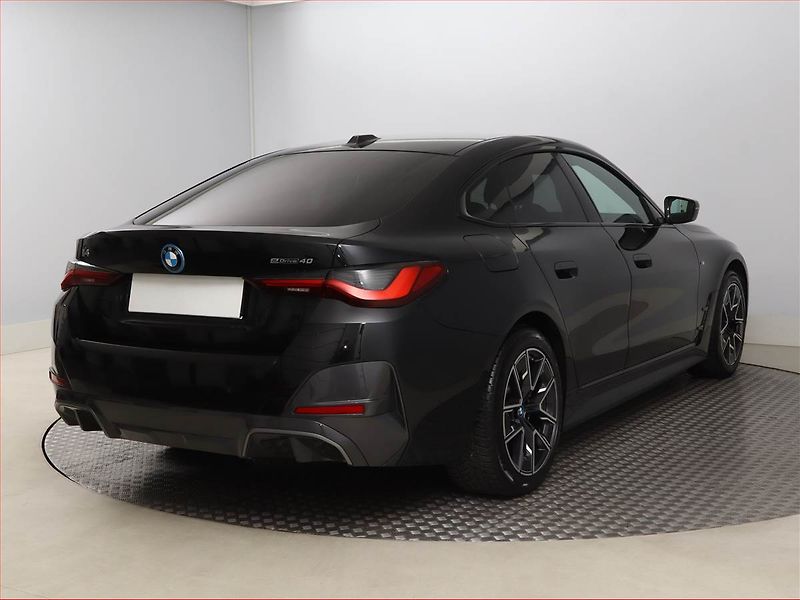 BMW i4 (2022) eDrive40, SoH 96% - fotka 5 z 24