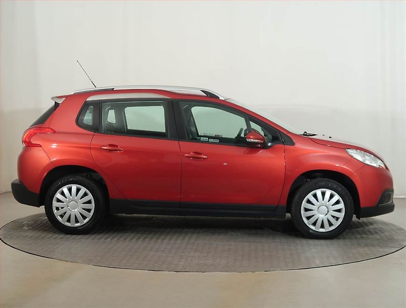 Peugeot 2008 (2016) Active 1.2 PureTech - fotka 6 z 19