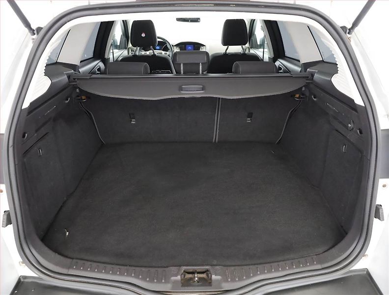 Ford Focus (2011) 1.6 TDCi, nová STK, Tažné - fotka 16 z 16