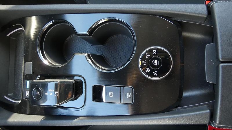 Nissan X-Trail e-POWER e-FORCE 4WD - 213 k CO - fotka 17 z 22
