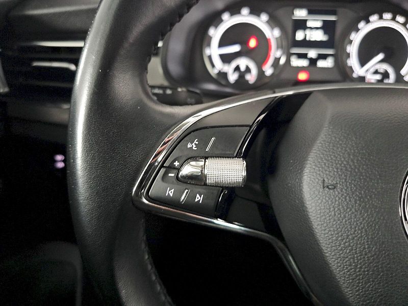 Škoda Scala (2022) 1.0TSI 81kW Ambition - fotka 10 z 27