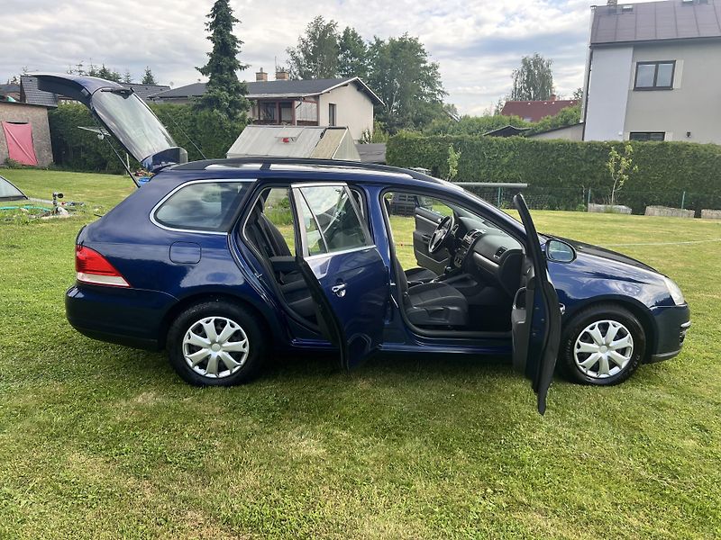 Volkswagen Golf 1.4TSI 90KW,DSG,DIGI,TEMPOMAT - fotka 29 z 45