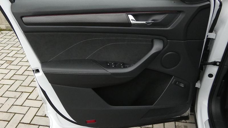 Škoda Kodiaq 2,0 TDI Sportline DSG - fotka 8 z 24