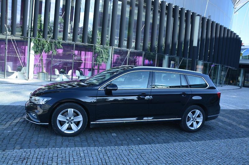 Volkswagen Passat Variant (2020) 2,0Tdi DSG 140kW Elegance ČR  - fotka 3 z 36