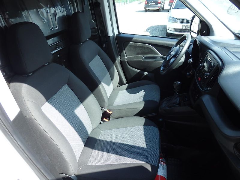 Fiat Dobló LONG 1.4i KLIMATIZACE, ASR - fotka 10 z 12