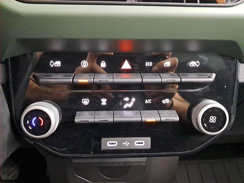 Dacia Spring (2025) Extreme Electric 65 (27 kWh) - fotka 15 z 19
