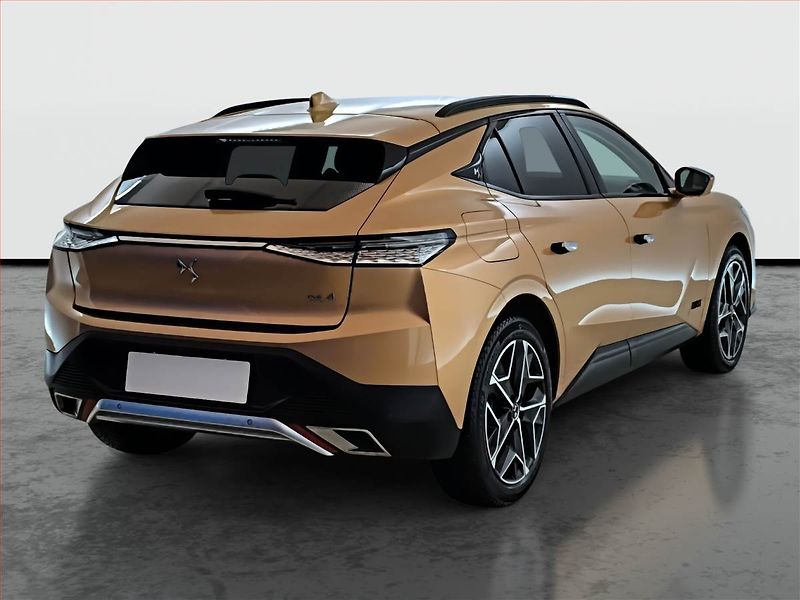 DS Automobiles DS4 (2022) Cross 1.6 PureTech - fotka 5 z 19