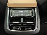 Volvo XC90 T8 AWD RECHARGE ULTIMATE 1.maj - náhled 29