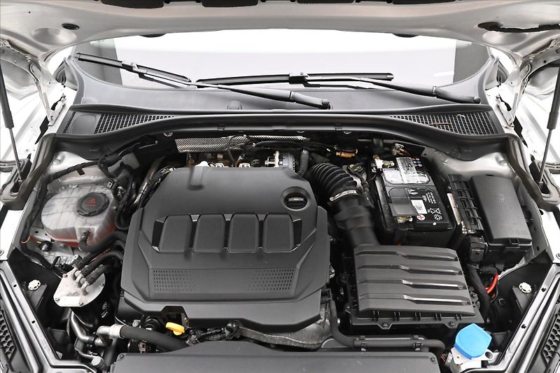 Škoda Superb 2,0 TDI 110 kW Style Záruka až - fotka 9 z 33