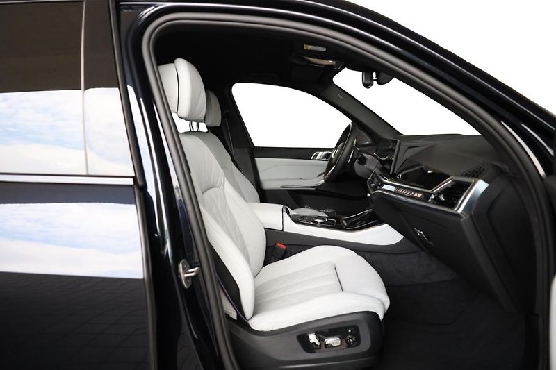 BMW X5 xDrive40d - fotka 24 z 30
