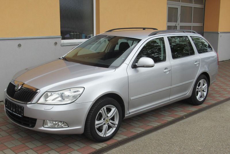 Škoda Octavia 1.2 TSi AUT. KLIMA XENON TAŽNÉ - fotka 4 z 19