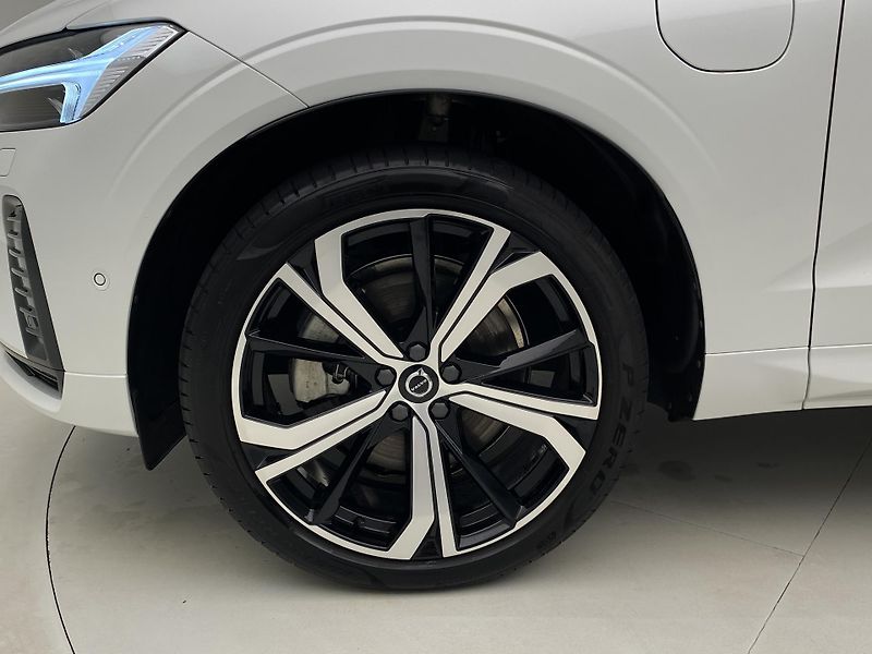Volvo XC60 T6 AWD RECHARGE DARK PLUS AUT - fotka 38 z 63