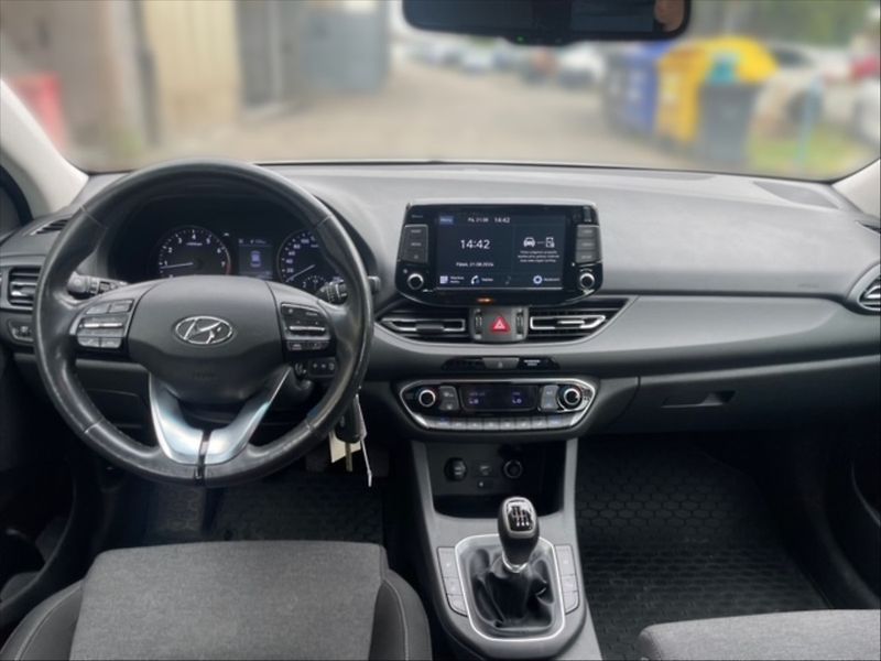 Hyundai i30 1,5 T-GDI Smart - fotka 9 z 11