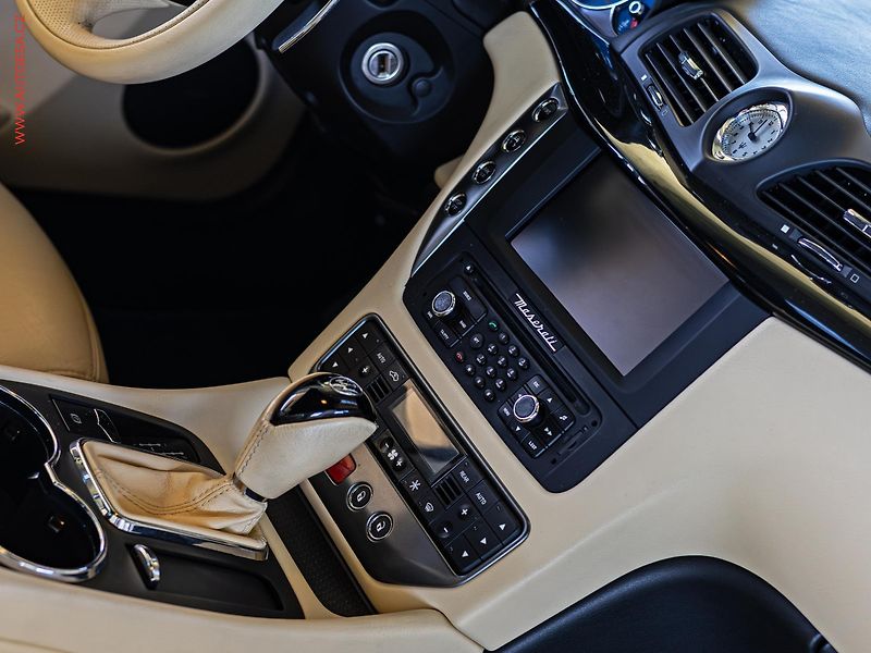 Maserati GranTurismo (2010) 4.7 V8 S Automatic, ČR - fotka 18 z 22