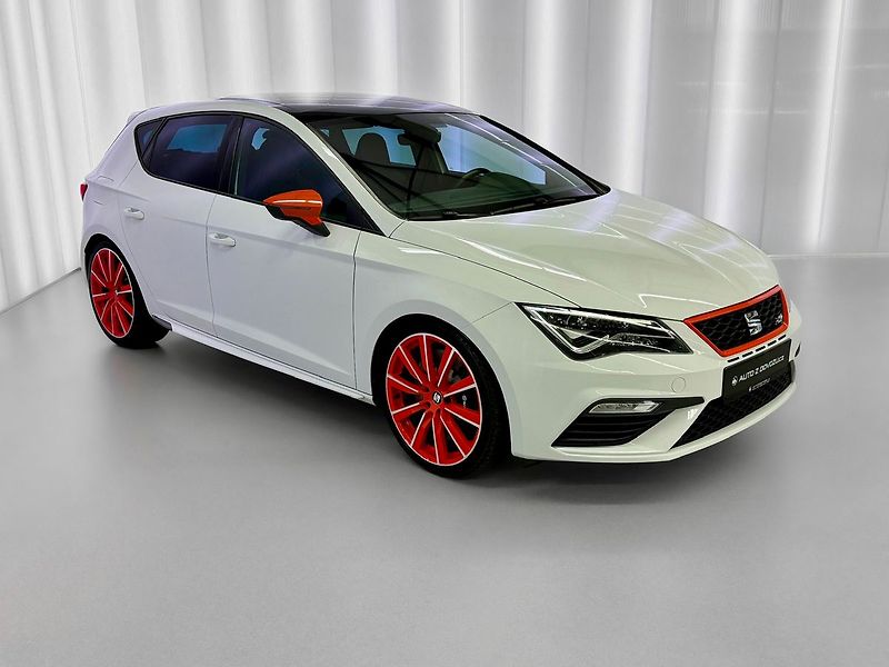 Seat Leon Cupra 300 2.0 TSI, 221 kW / 30 - fotka 4 z 25