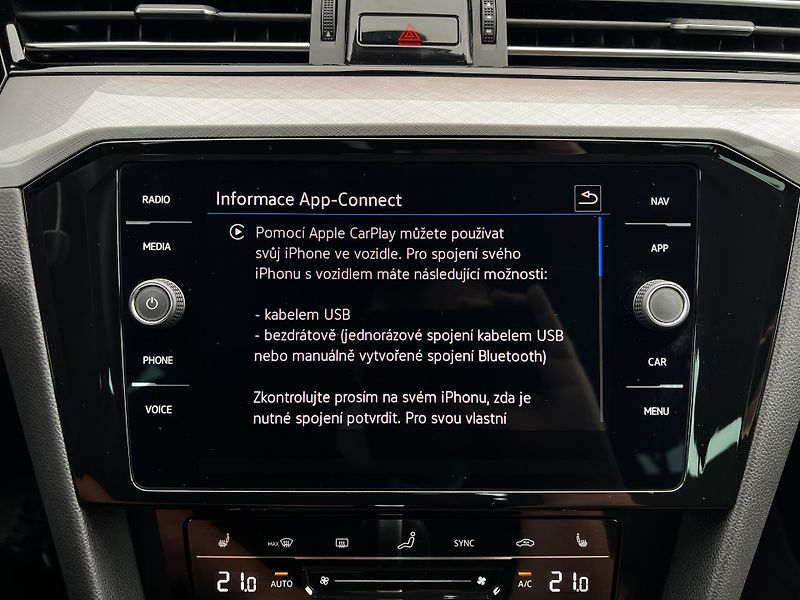 Volkswagen Passat 2.0TDI DSG 110kW Business DPH - fotka 17 z 27