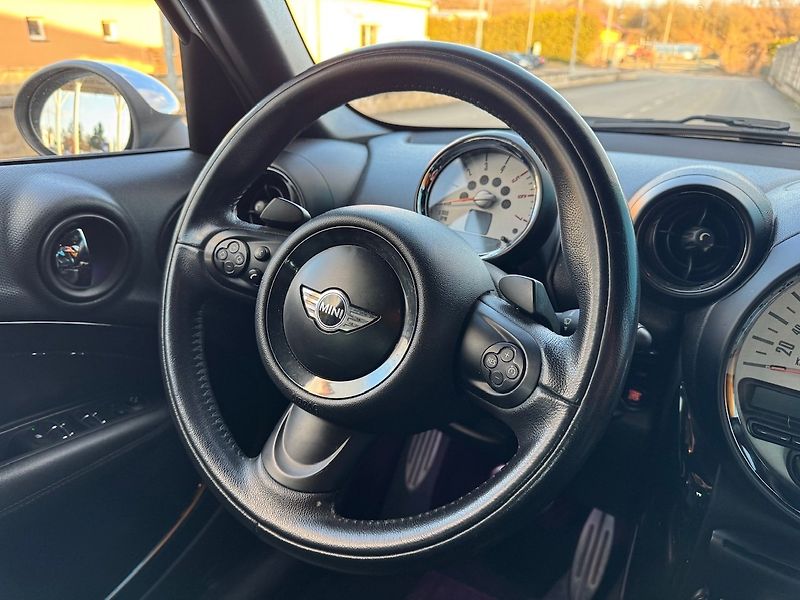 Mini Cooper (2013) 2.0 D 105kW ALL4 AUT - fotka 29 z 47
