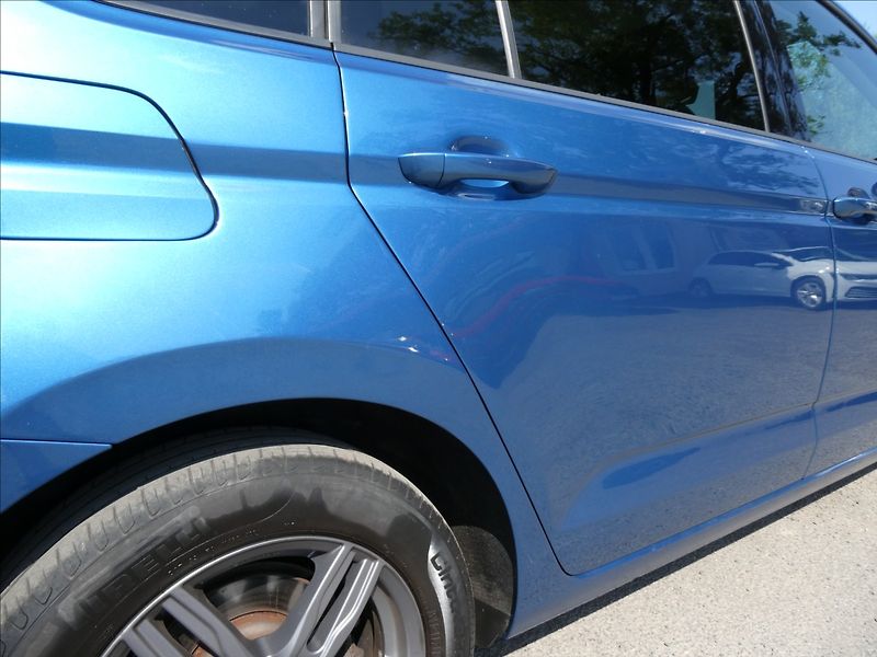 Volkswagen Touran 1,4 TSi 110kW DSG,LED,serviska - fotka 13 z 49