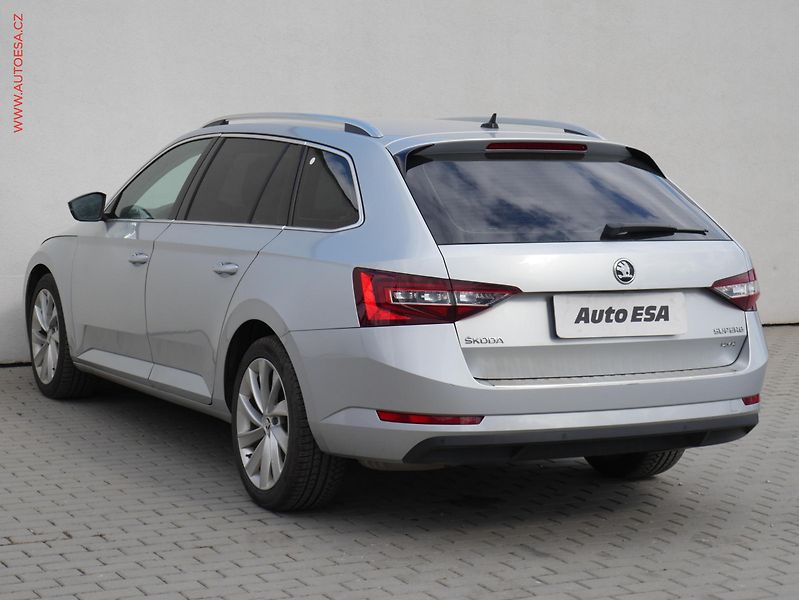 Škoda Superb (2018) 2.0 TDi 4x4, ČR, Style, DSG - fotka 6 z 21