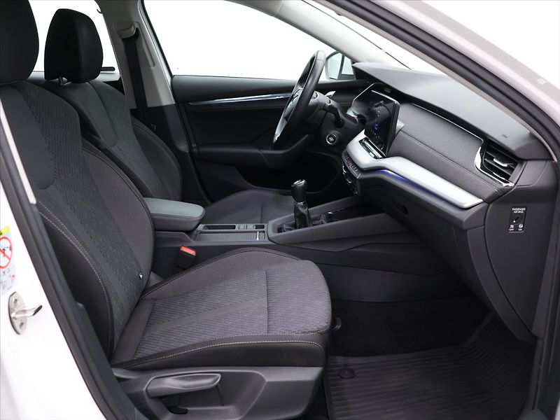 Škoda Octavia 1,5 TSI 110kW Style Aut.klima - fotka 11 z 31