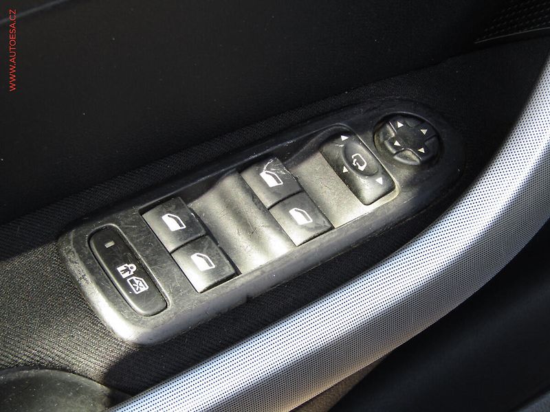 Peugeot 308 (2008) 1.6, autoAC, temp - fotka 11 z 15