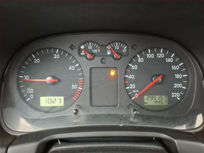 Volkswagen Golf (1999) 1.9 SDI, nová STK, Klima - fotka 11 z 13