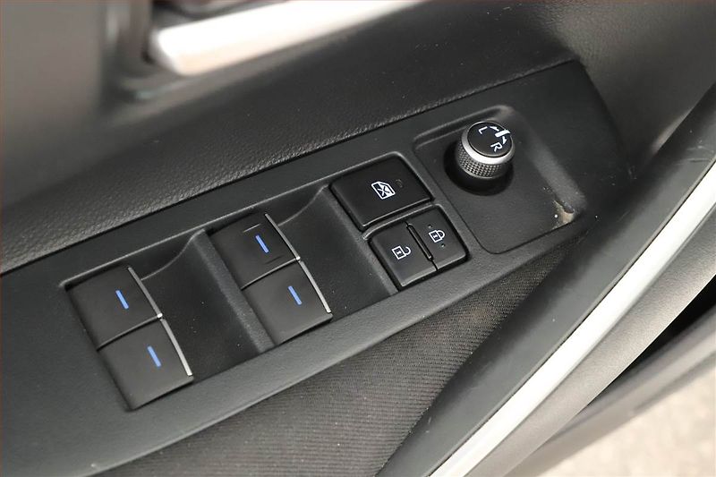 Toyota Corolla (2023) Active 1.8 Hybrid, Automat, ČR - fotka 9 z 18