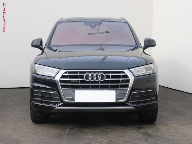 Audi Q5 (2018) 2.0 tfsi quattro, navi - fotka 2 z 3