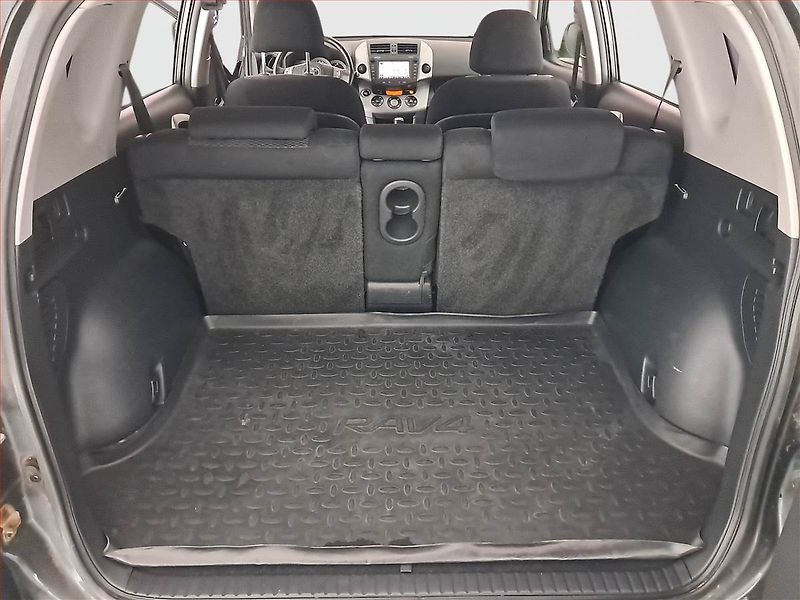 Toyota RAV4 (2008) 2.2 D-4D, 4X4, Navi, Tempomat - fotka 14 z 16