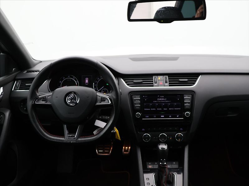 Škoda Octavia 2,0 TSI RS230 169kW DSG Canton - fotka 19 z 26