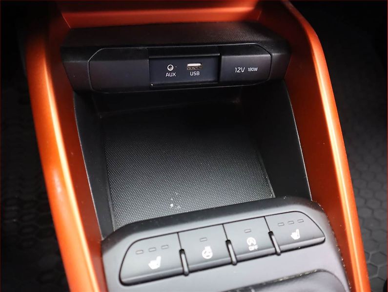 Kia Stonic (2018) 1.25 CVVT, Xenony, Tempomat - fotka 17 z 18