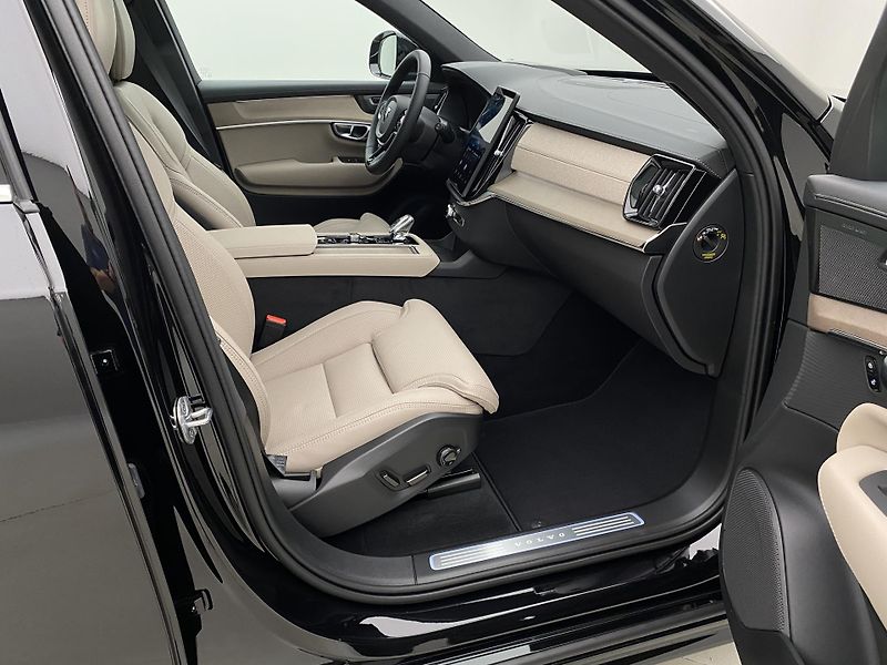Volvo XC90 (2026) T8 AWD Plug-in BRIGHT PLUS 7m - fotka 25 z 71