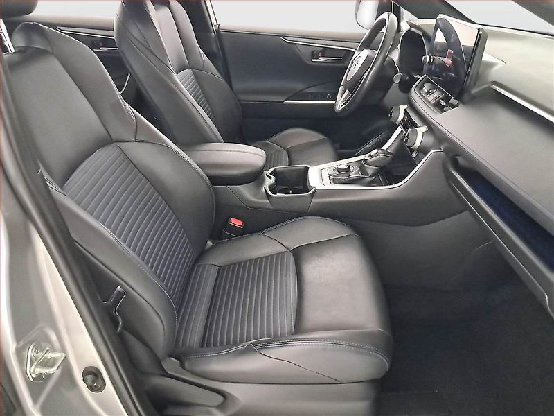 Toyota RAV4 (2023) Executive 2.5 Hybrid - fotka 9 z 23