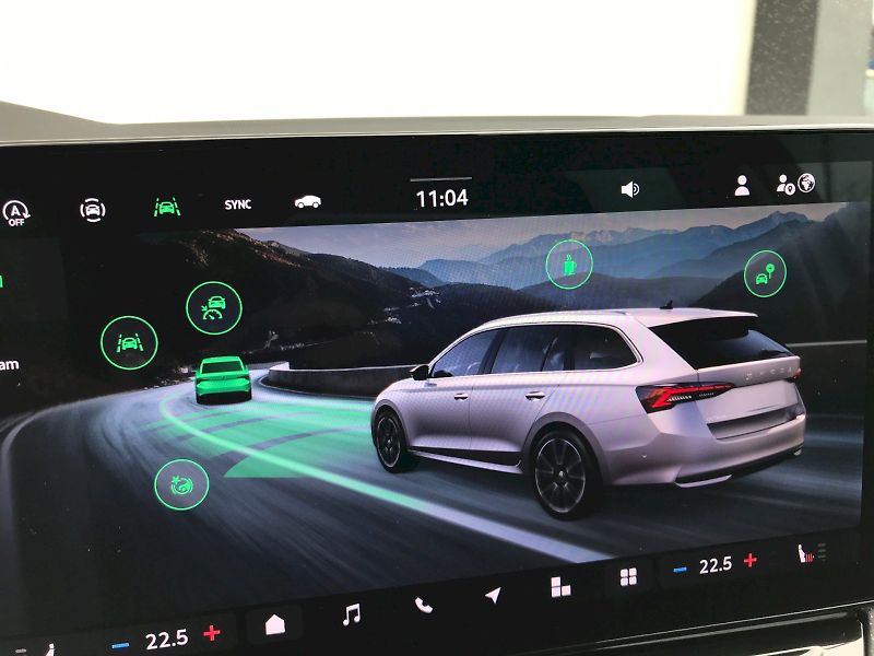Škoda Octavia (2025) COMBI TOP SELECTION 1,5 TSI 11 - fotka 23 z 27