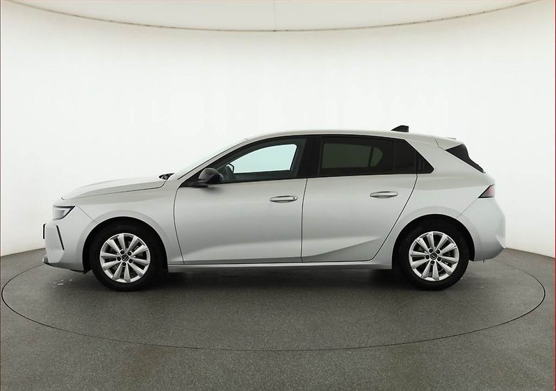 Opel Astra (2024) 1.2 Turbo, ČR,1.maj - fotka 3 z 17