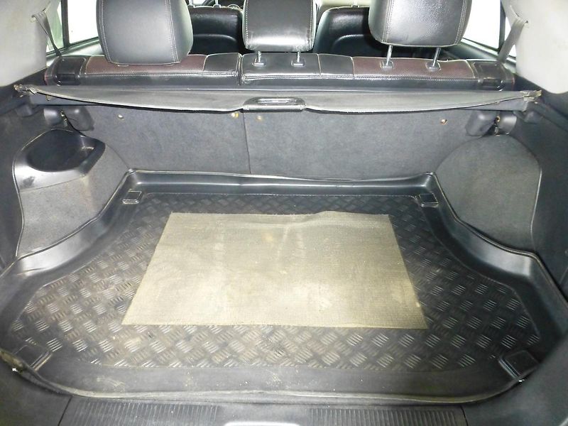 Kia Sorento (2007) 2,5CRDI*NAVI*VYHŘ.S**+SADA*4X4 - fotka 24 z 27