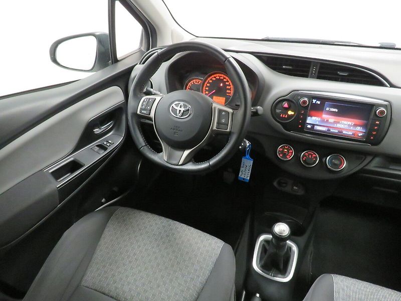 Toyota Yaris - fotka 15 z 23