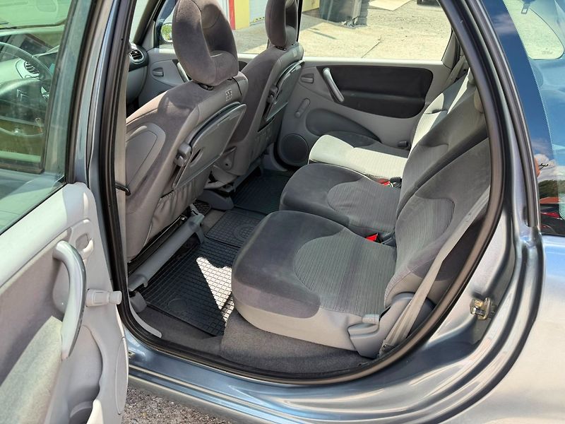 Citroën Xsara Picasso 1.6i 80kW/Panorama/Tažné/Temp. - fotka 11 z 23