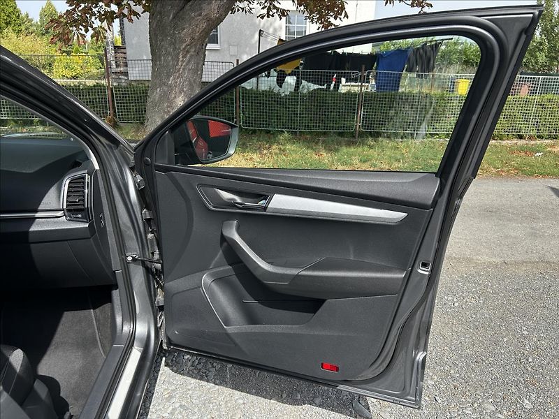 Škoda Karoq 1,0 TSi DPH  Kessy,LED,1xMajit - fotka 31 z 50