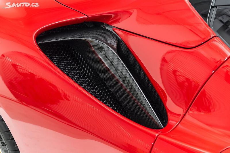 Ferrari SF90 Spider*FULL carbon*metalíza - fotka 15 z 47