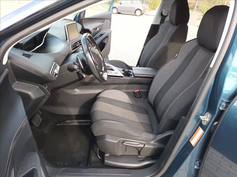Peugeot 5008 1,6 HDI,88KW,ČR,7MÍST,NAVI,TZ, - fotka 14 z 46