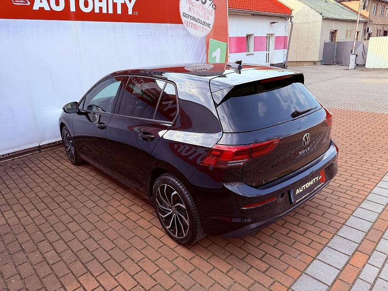 Volkswagen Golf 1.5 TSi Life, ČR, 1.Maj - fotka 9 z 33