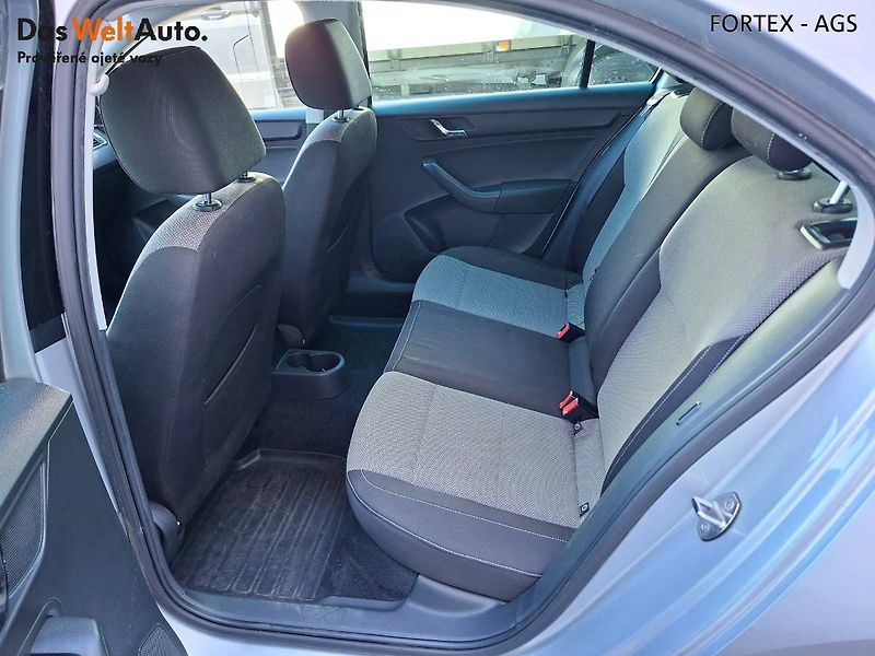 Škoda Rapid (2013) 1.4 TSI,DSG,90kW,Elegance - fotka 14 z 25