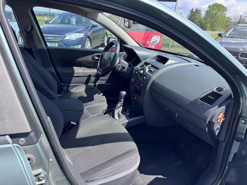 Renault Mégane 1.5 DCi, tažné, stk 3/2027 - fotka 15 z 16