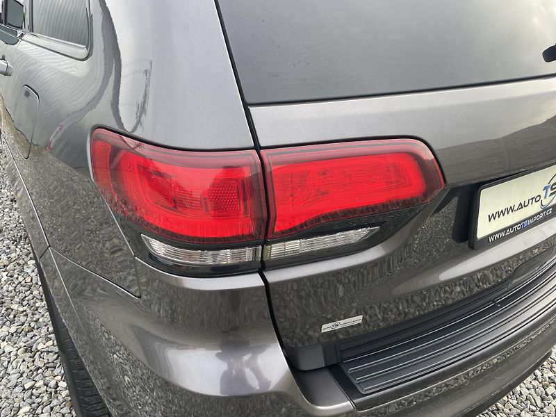 Jeep Grand Cherokee 6.4i 480PS HEMI SRT CZ 78000KM - fotka 37 z 187