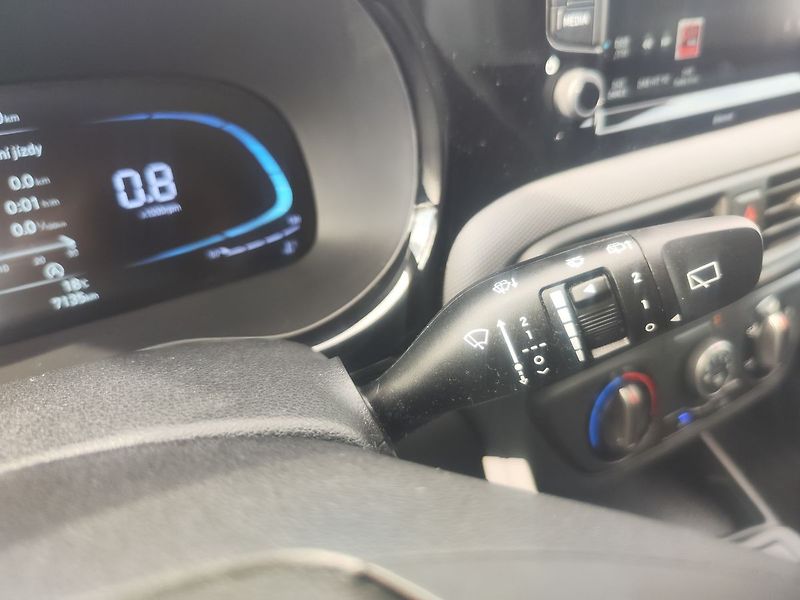Hyundai i10 1.0i/46kW Wave - fotka 25 z 28