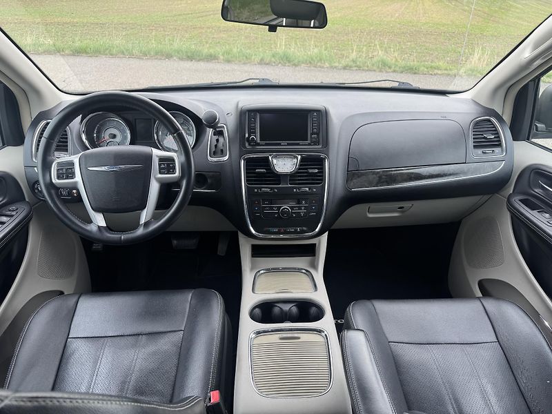 Chrysler Town & Country (2016) 3.6 V6 DOL. KM,SERVSNI KN - fotka 17 z 31