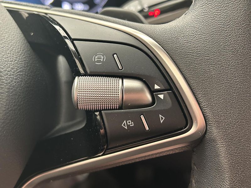 Škoda Superb 1.5 TSI Selection - fotka 19 z 28